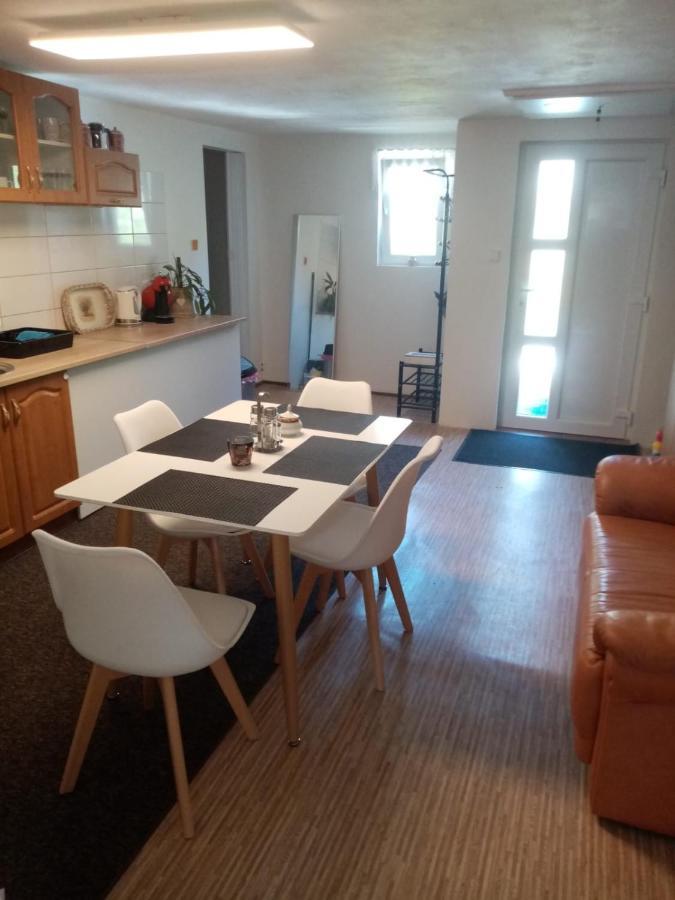 Apartamento Podkrovni Apartman Tereza Rumburk Exterior foto